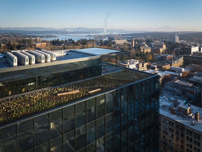 4320 Brooklyn Ave NE, Seattle, WA for lease - Building Photo - Image 3 of 9