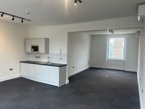 3 The Quadrant, Richmond for lease Interior Photo- Image 2 of 3
