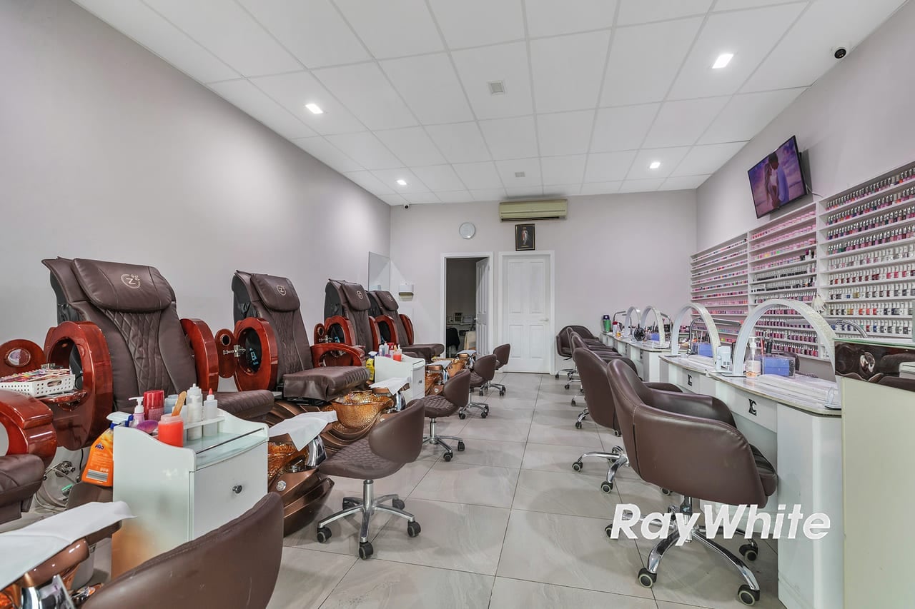 236-238 Pakenham St, Echuca, VIC 3564 - Unit 236 -  - Interior Photo - Image 1 of 5