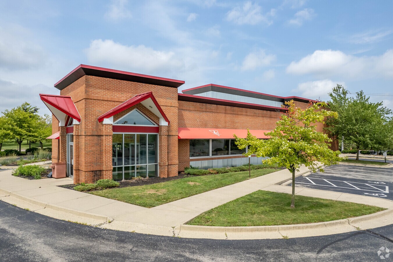 2001 E Dorothy Ln, Kettering, OH 45420