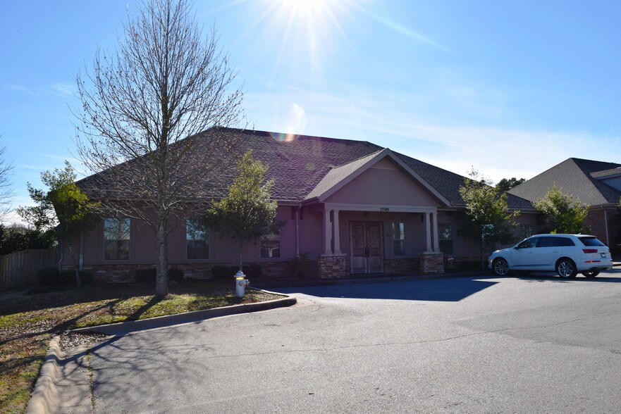 17709 Cantrell Rd, Little Rock, AR 72223