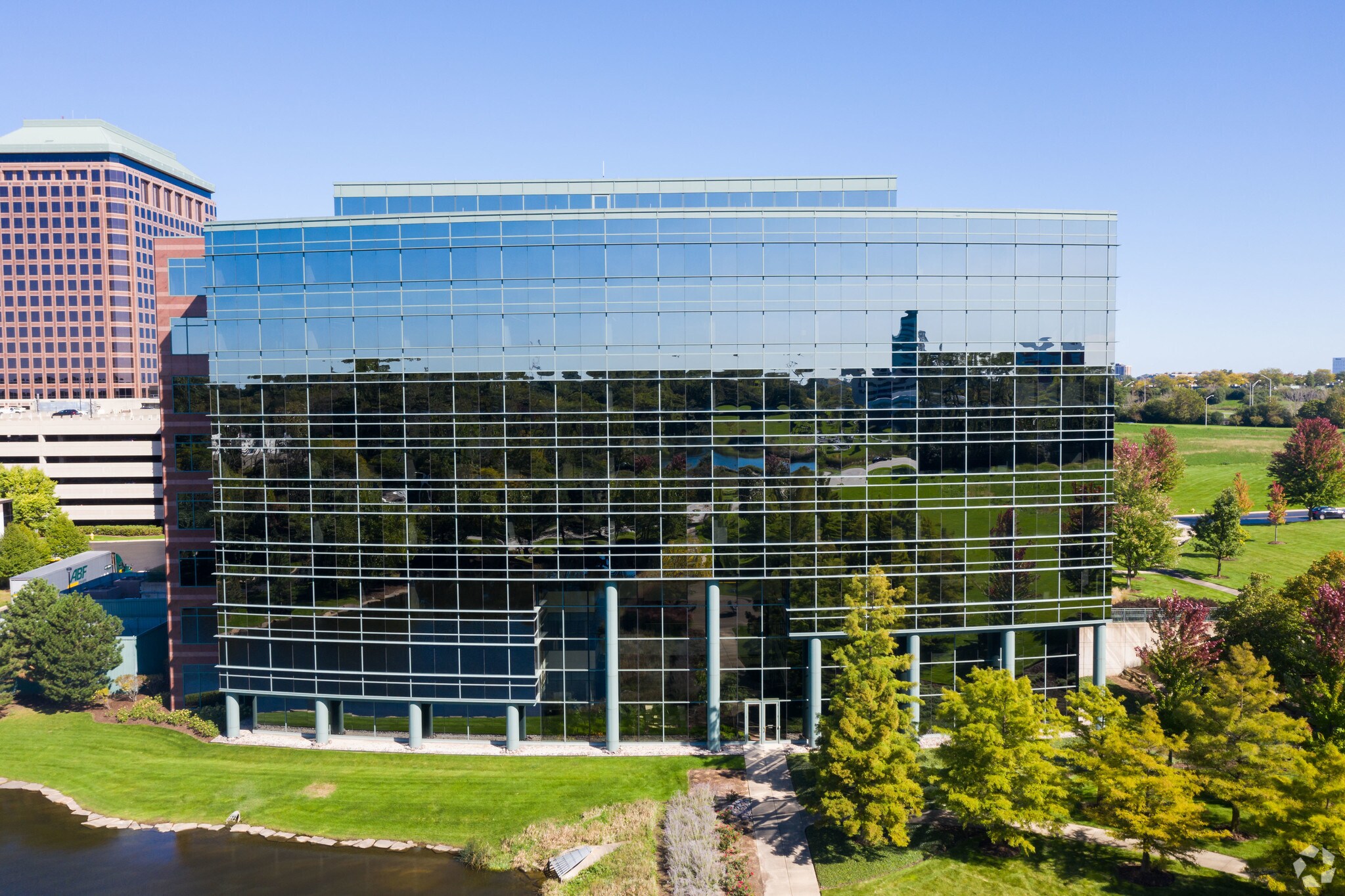 3250 Lacey Rd, Downers Grove, IL 60515 Esplanade V