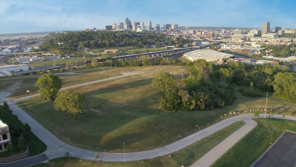 1541 W 27th St, Kansas City, MO for sale - Building Photo - Image 1 of 2