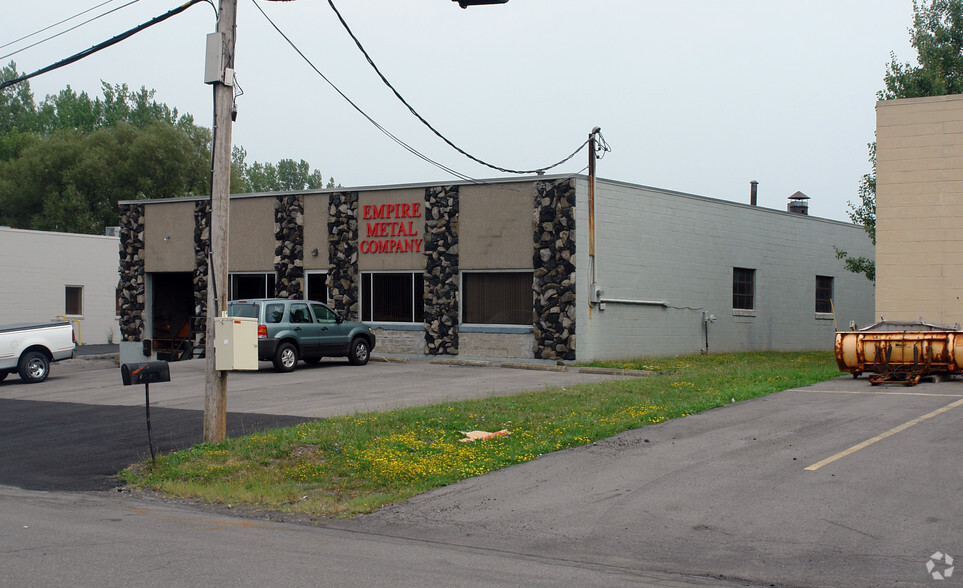 6800 Newbrook Ave, East Syracuse, NY for sale - Primary Photo - Image 1 of 2