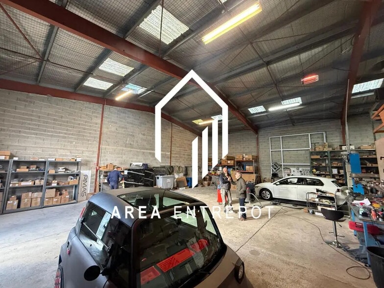Flex in Aubagne for lease - Building Photo - Image 1 of 11