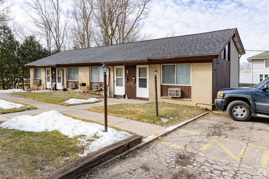 4431-4435 Holt Rd, Holt, MI for sale - Building Photo - Image 1 of 1