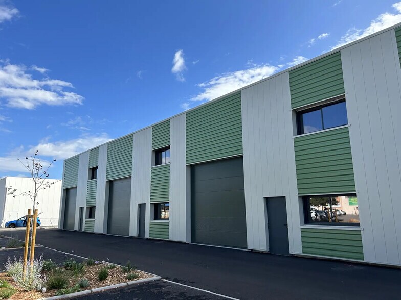 215 Rue Louis Delage, Perpignan for sale - Building Photo - Image 2 of 4