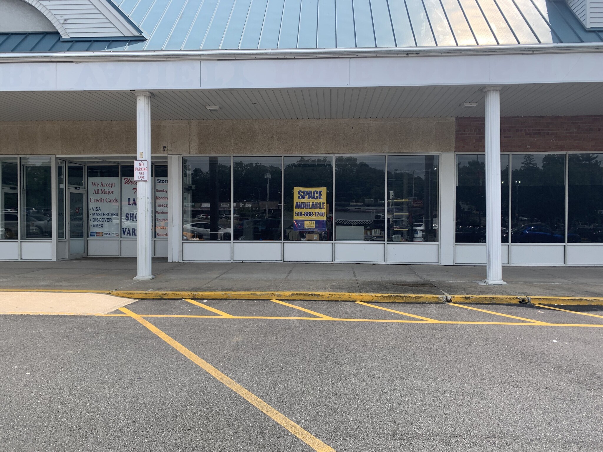 300318 Portion Rd, Ronkonkoma, NY 11779 Meat Farms Center