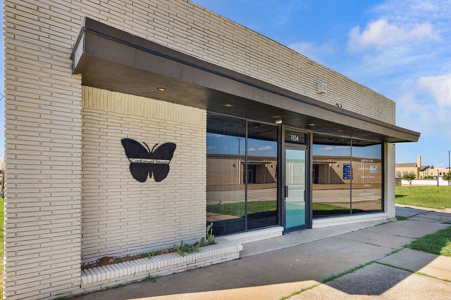 1104 11th St, Wichita Falls, TX for sale - Primary Photo - Image 1 of 30