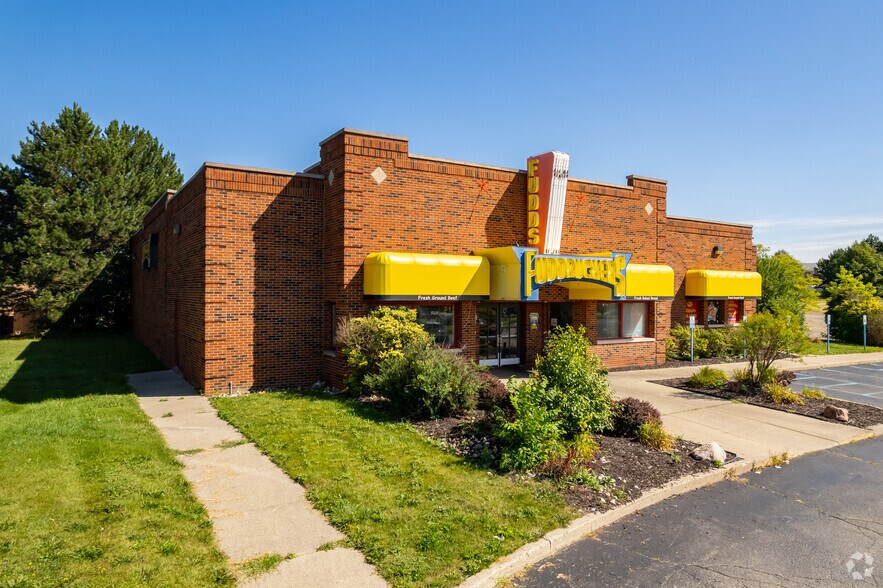 2373 Austins Pkwy, Flint, MI for sale - Primary Photo - Image 1 of 1