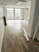 900 S Washington St, Falls Church, VA for lease Interior Photo- Image 1 of 4