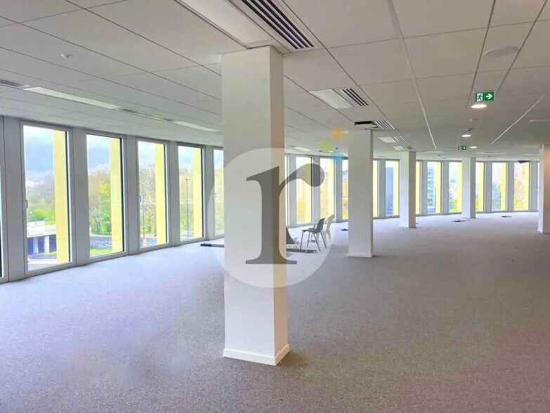 Office in Lille for lease - Building Photo - Image 3 of 6