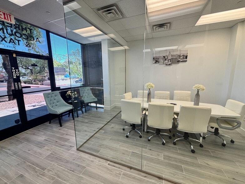 4035 W Chandler Blvd, Chandler, AZ for lease - Building Photo - Image 3 of 8