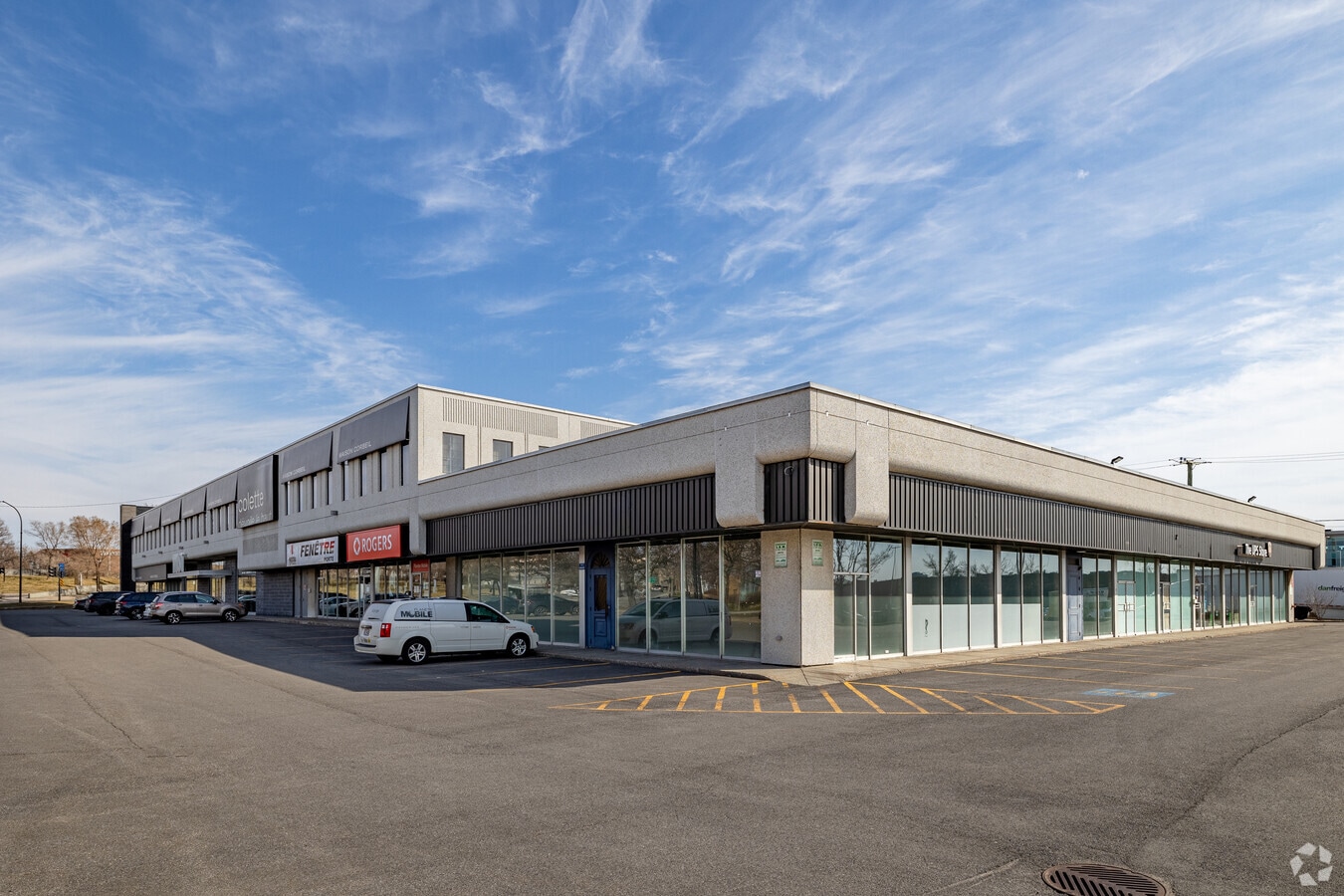 90009012 Boul De L'acadie, Montréal, QC H4N 2T2 90009012 Boul De L'acadie, Montréal, QC H4N 2T2