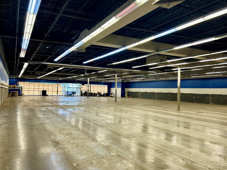 1181 N Greece Rd, Rochester, NY for lease - Interior Photo - Image 3 of 13