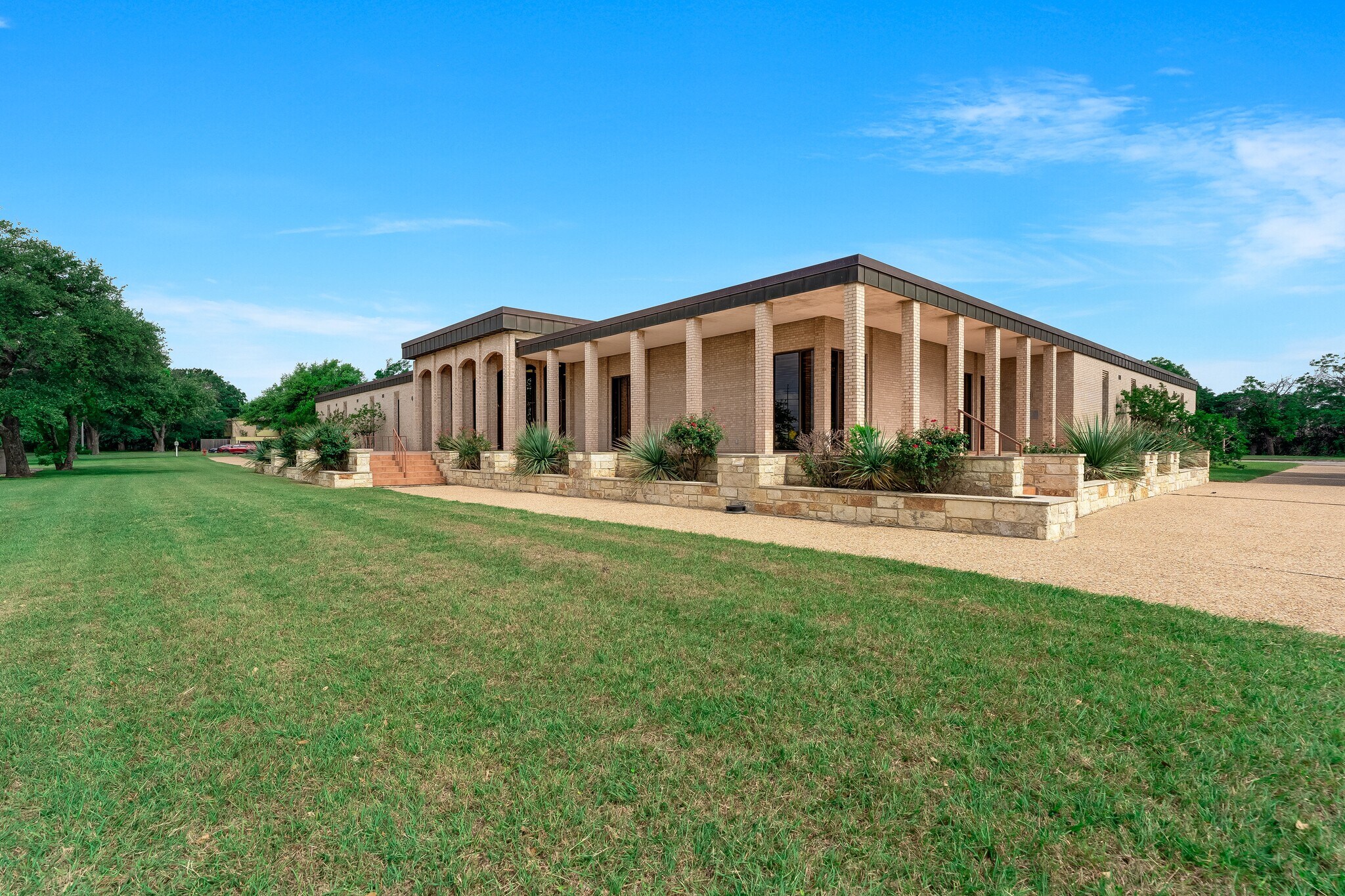 4604 Ben White Blvd E, Austin, TX for lease Building Photo- Image 1 of 6