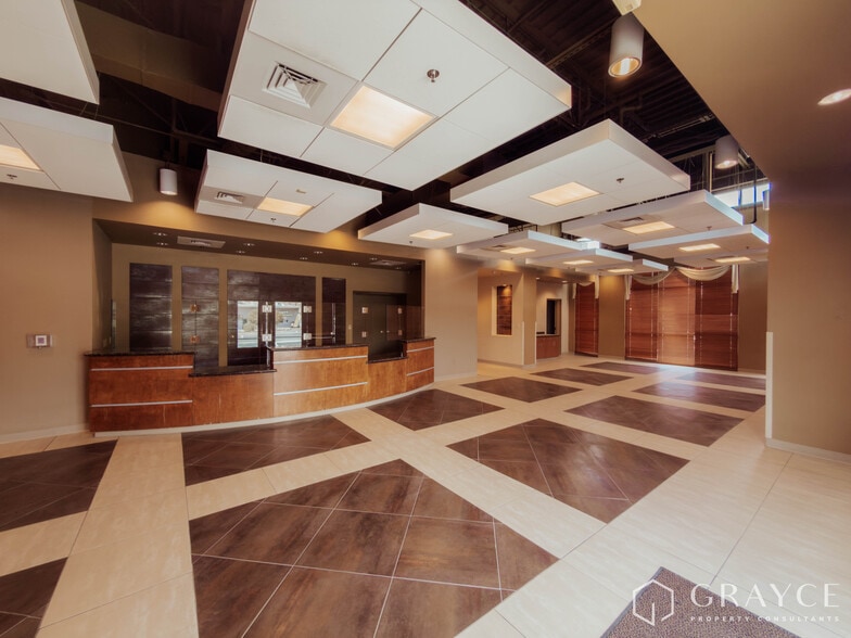 4301 N Mesa St, El Paso, TX for lease - Building Photo - Image 2 of 44