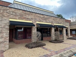 1625 E County Line Rd, Jackson, MS for lease Building Photo- Image 1 of 2