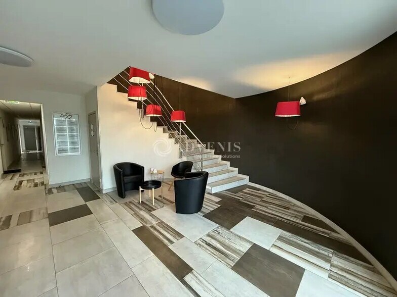 Office in Saint-Jean-de-Braye for lease - Building Photo - Image 2 of 12