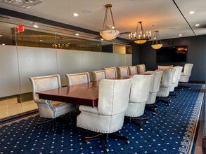 1700 Pacific Ave, Dallas, TX for lease Interior Photo- Image 2 of 20