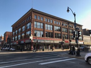 400 Main St, La Crosse, WI for lease Building Photo- Image 2 of 13