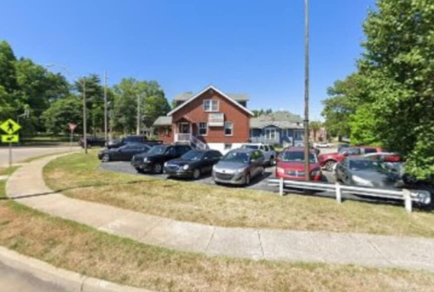 212 S Kingshighway St, Saint Charles, MO for sale - Building Photo - Image 2 of 2