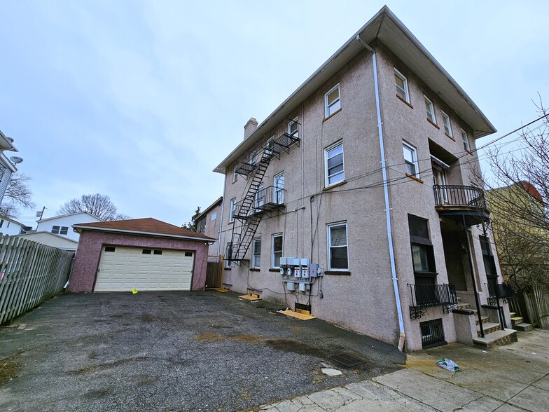 233 Sand Ln, Staten Island, NY for sale - Building Photo - Image 3 of 5