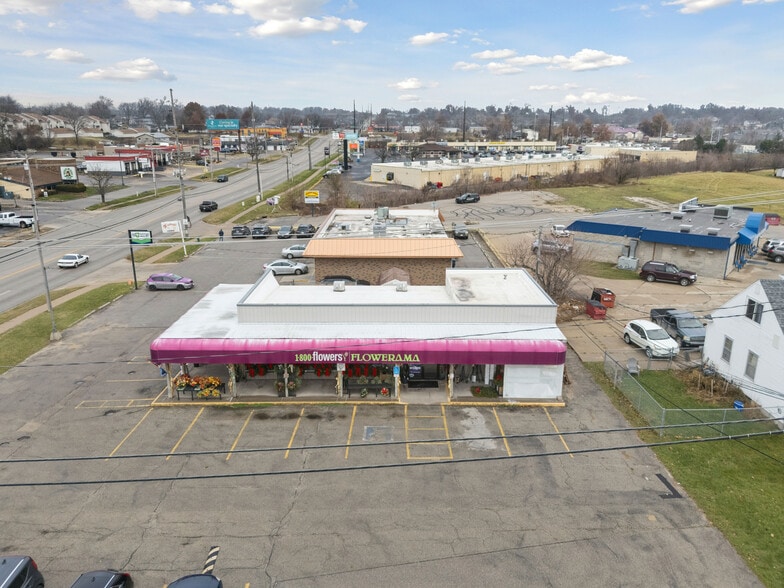 3326 Johnson Ave NW, Cedar Rapids, IA for sale - Primary Photo - Image 1 of 8