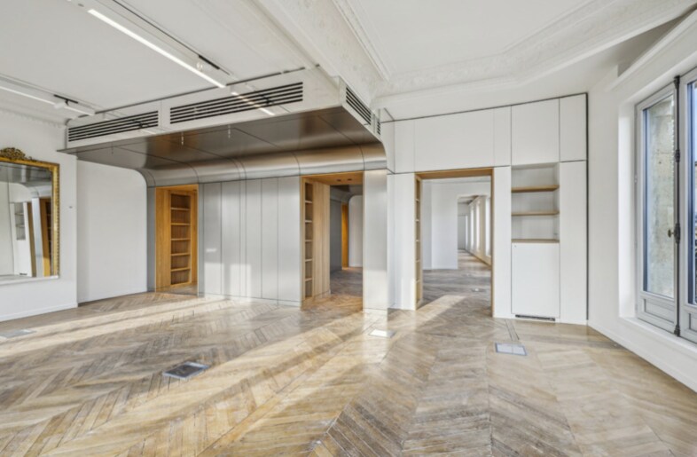 254 Boulevard Saint-Germain, Paris for lease Interior Photo- Image 1 of 4