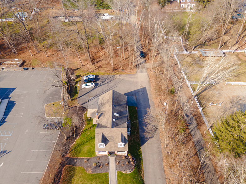 593 Ramapo Valley Rd, Oakland, NJ for sale - Building Photo - Image 2 of 39