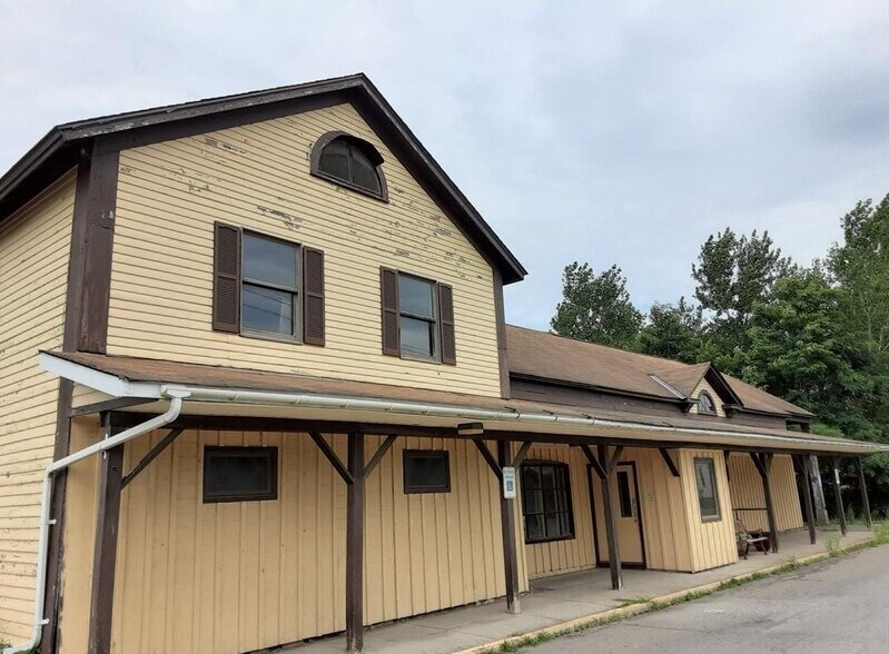 66 Central St, Moravia, NY 13118