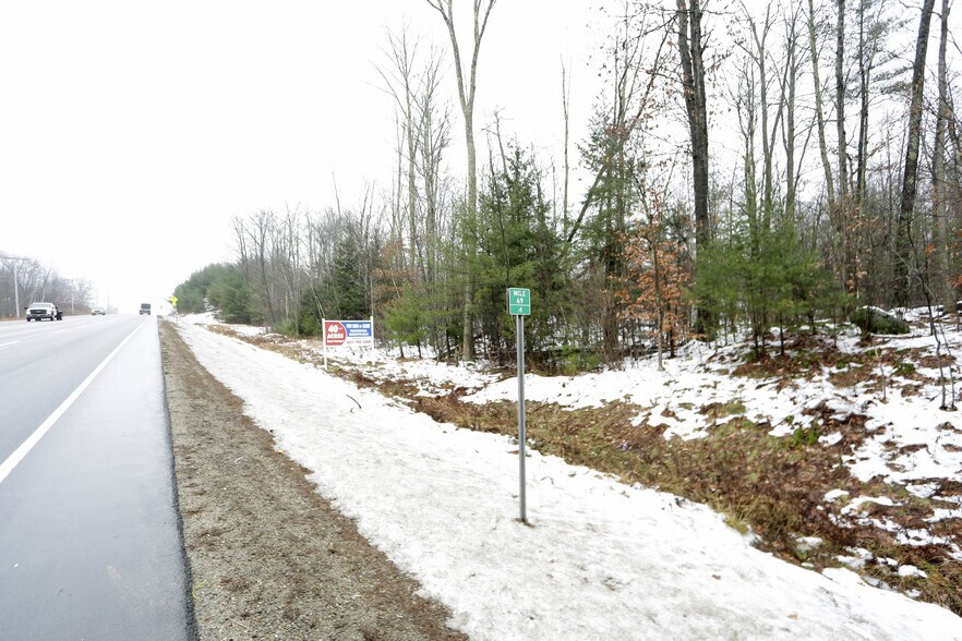 263 Dover Rd, Chichester, NH for sale - Primary Photo - Image 1 of 1