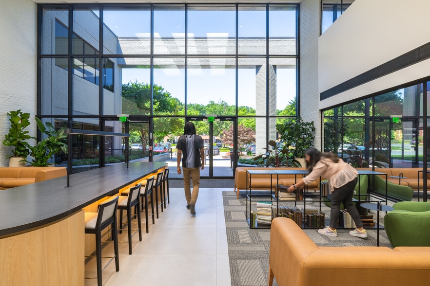 6760 Alexander Bell Dr, Columbia, MD for lease - Interior Photo - Image 2 of 6