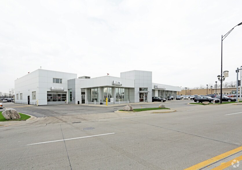 466 W Lake St, Elmhurst, IL for lease - Building Photo - Image 2 of 8