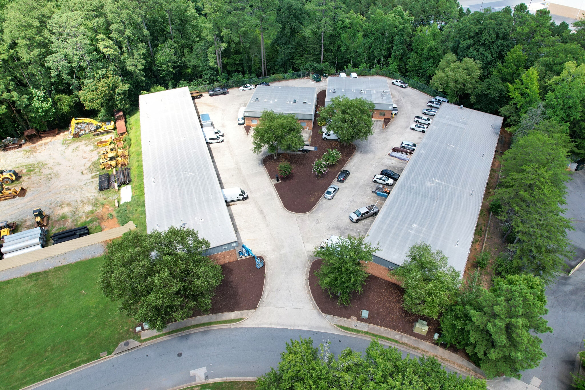 5055 Old Ellis Pt, Roswell, GA for lease Building Photo- Image 1 of 12