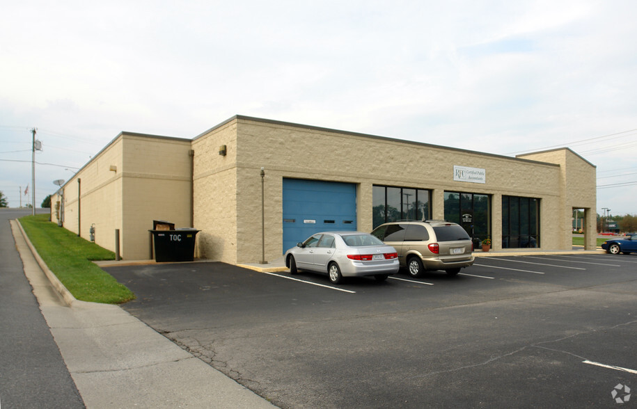 1580 N Franklin St, Christiansburg, VA for lease - Building Photo - Image 3 of 22