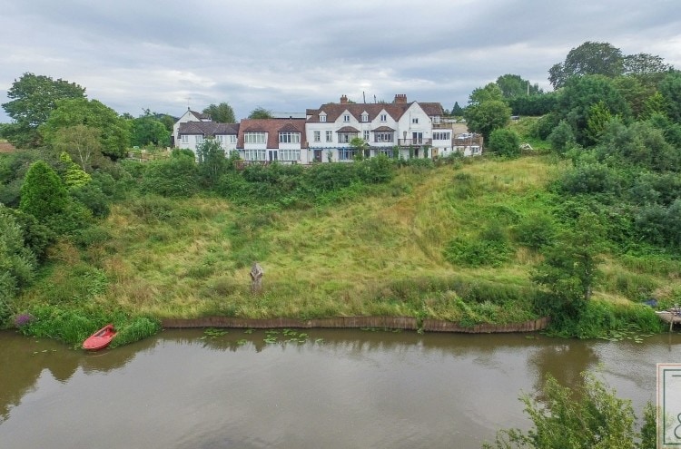 The Parks, Evesham for sale - Primary Photo - Image 1 of 1