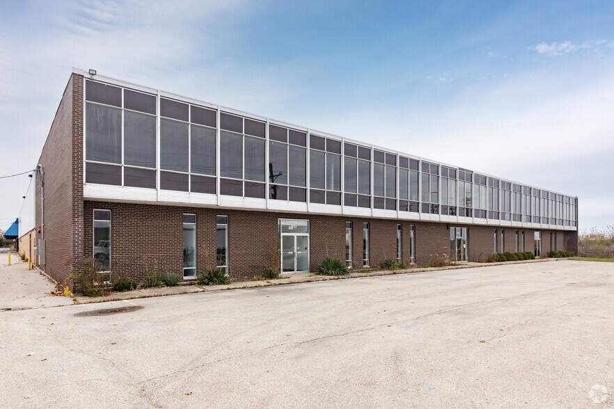 610 N York Rd, Bensenville, IL for lease - Building Photo - Image 1 of 8