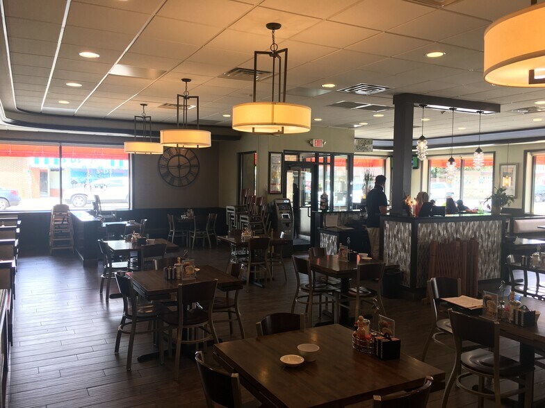 6725 Pershing Rd, Stickney, IL for sale - Interior Photo - Image 1 of 1