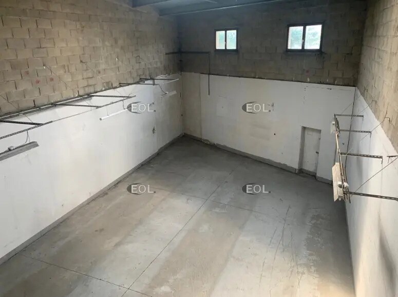 Flex in Crosne for sale - Building Photo - Image 2 of 7