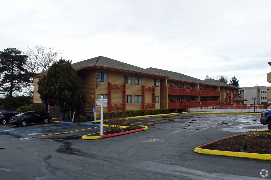 8247 NE Sandy Blvd, Portland, OR 97220 Hospitality Property for Sale