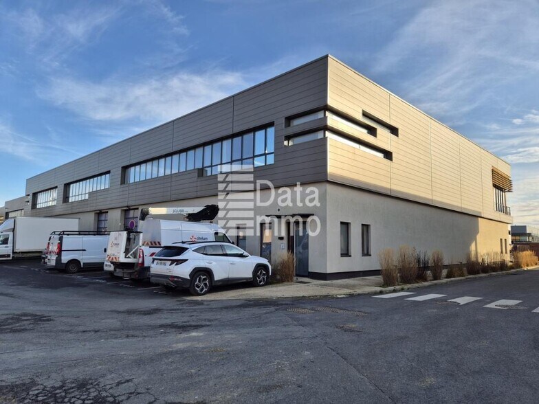 Flex in Collégien for lease - Building Photo - Image 2 of 11