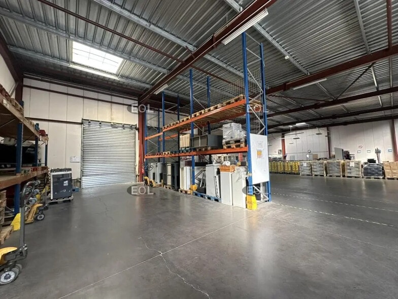 Flex in Marseille for lease - Building Photo - Image 2 of 6