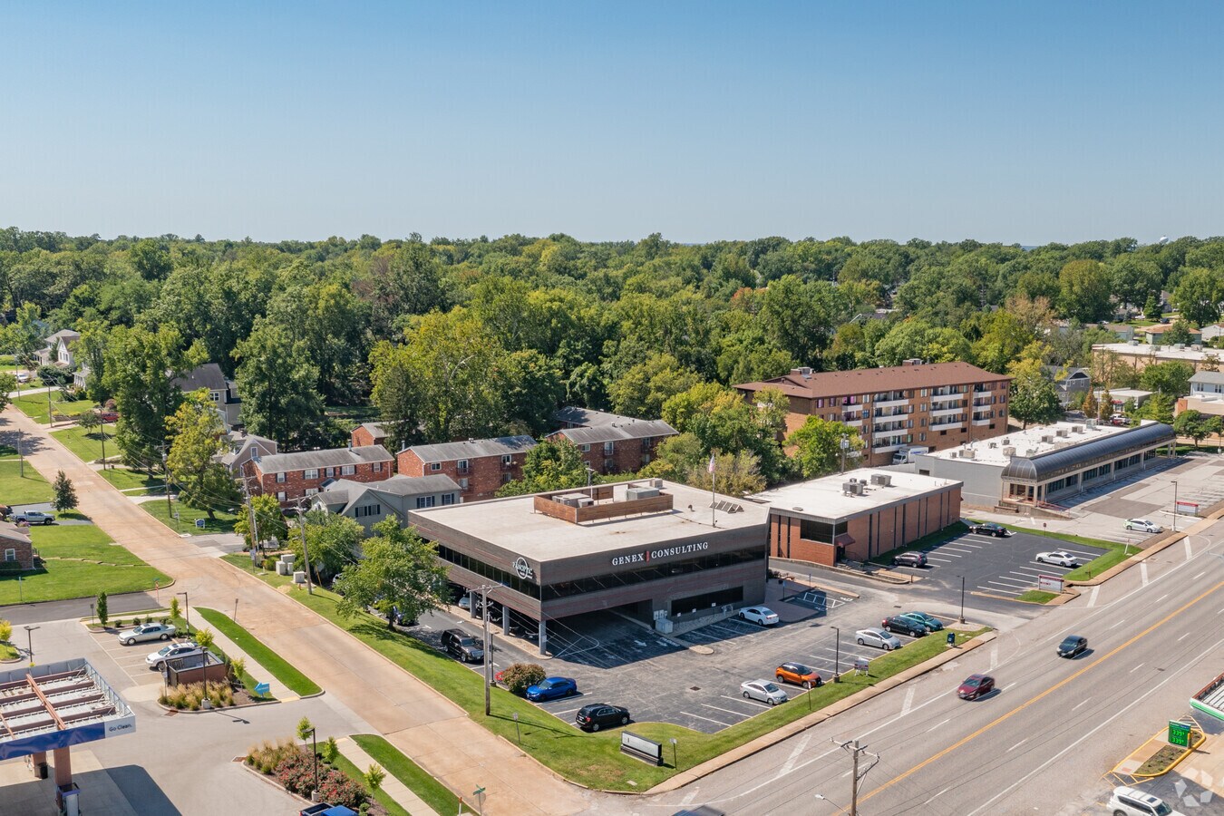 10900 Manchester Rd, Kirkwood, MO 63122 First Bank