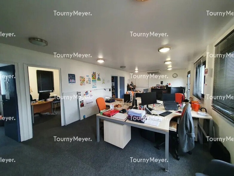 Office in Saint-Herblain for lease - Interior Photo - Image 3 of 5
