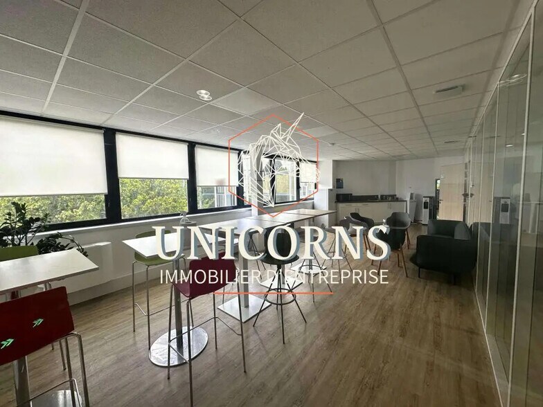 Flex in Toulouse for lease - Interior Photo - Image 2 of 6