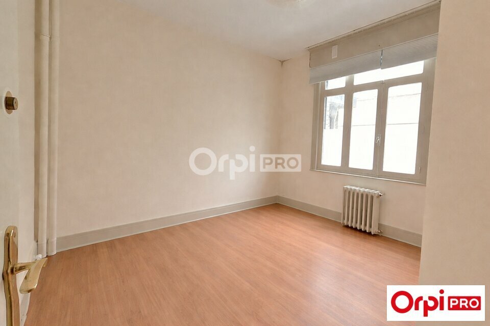Office in Lille for sale Building Photo- Image 1 of 13
