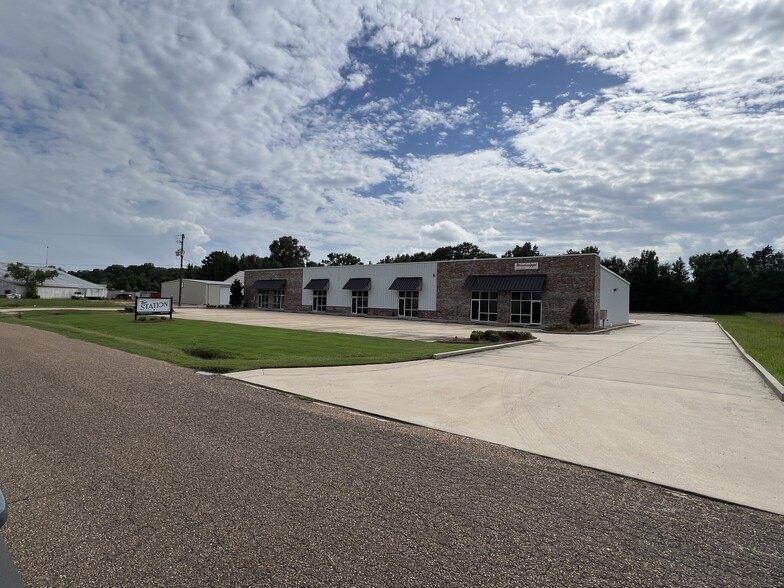 119 Enterprise Dr, Madison, MS for lease - Building Photo - Image 2 of 18