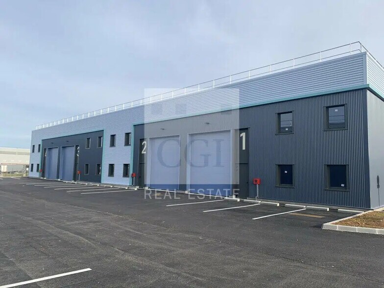 Flex in Saint-Vulbas for lease - Building Photo - Image 2 of 18