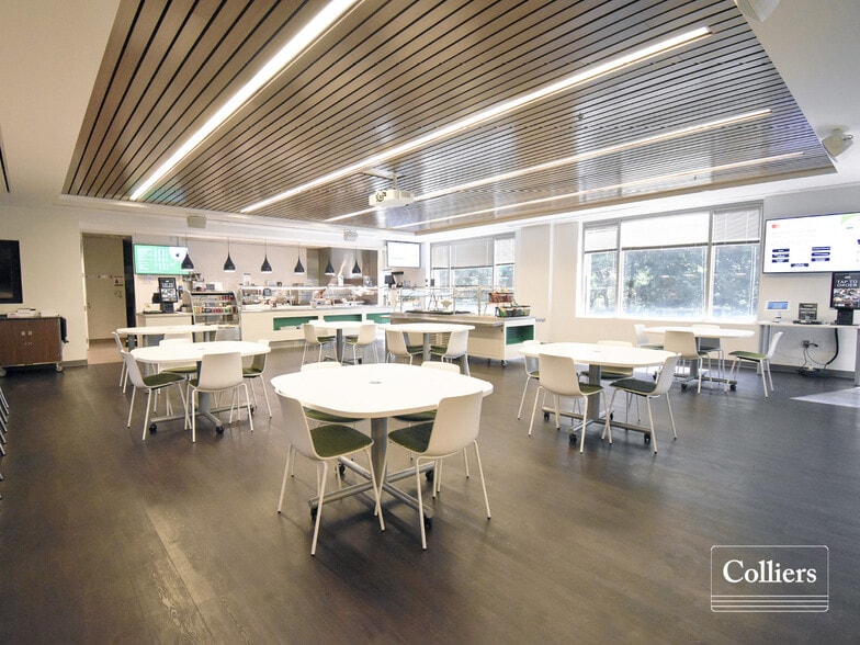 5555 Winghaven Blvd, O'Fallon, MO for lease - Interior Photo - Image 2 of 14